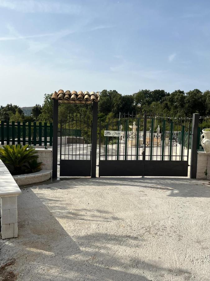 Villa Fiore - Piscina E Idromassaggio Itri Buitenkant foto