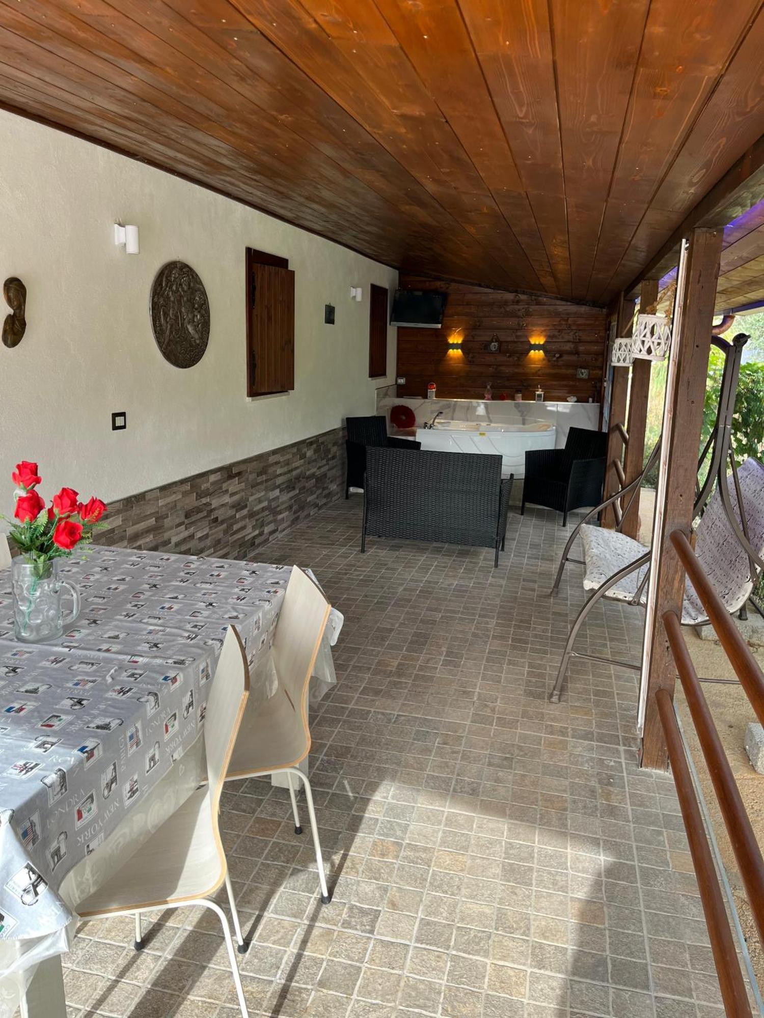 Villa Fiore - Piscina E Idromassaggio Itri Buitenkant foto